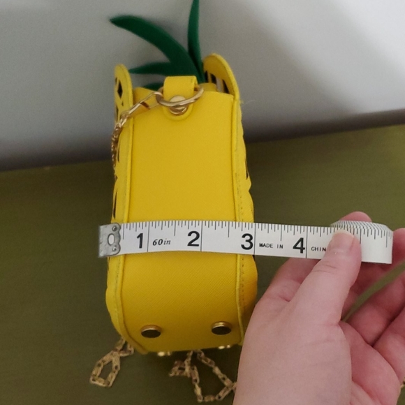 Pineapple Purse like new - Picture 5 of 5